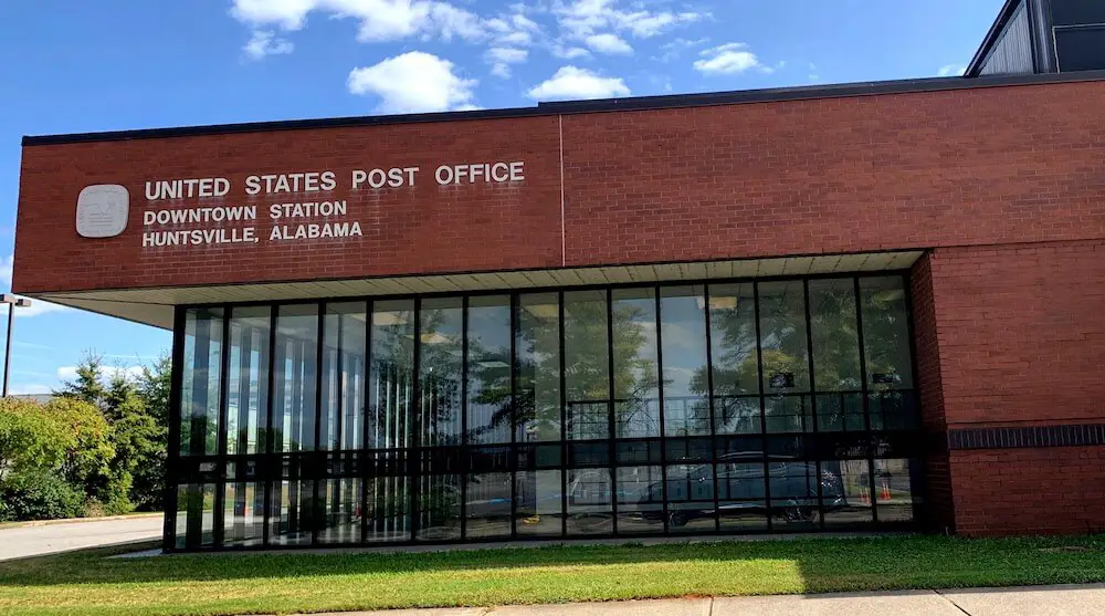 Front of the United States Post Office building in Huntsville, AL